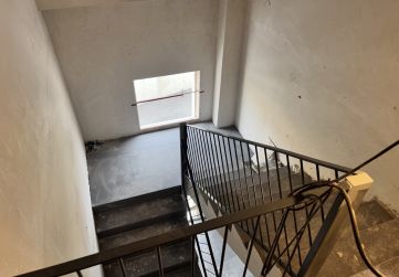 Vista de la barandilla de la escalera 