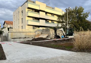 Progreso del edificio y acceso al parque