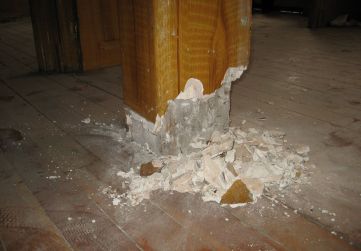 cata en pilar de madera