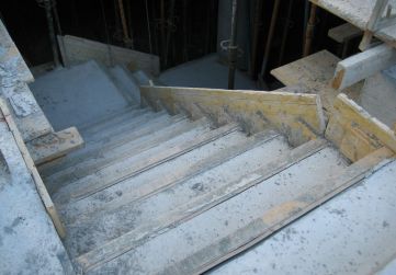 Escalera bajada sótano