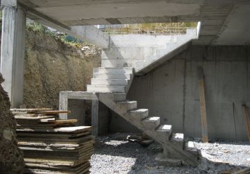 Acceso peatonal garaje