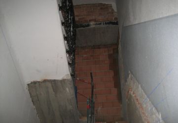 Nuevo cierre albañilería en caja escalera