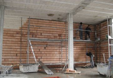 Ejecución cierre local comercial