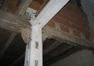 REFUERZO MATALICO EN PLANTA 1º