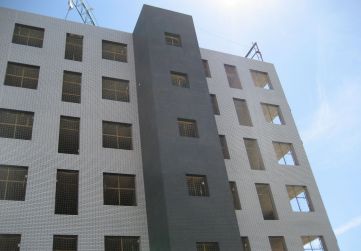 Fabrica LCV Portal 1 Fachada posterior
