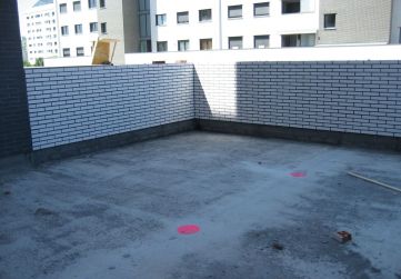 LCV en peto terraza Planta 1º